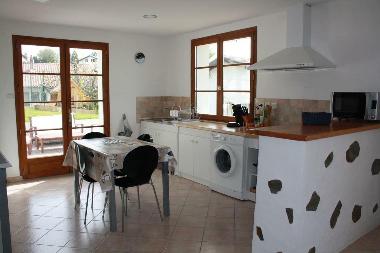 Appartement Au Calme A Hendaye Bagian luar foto